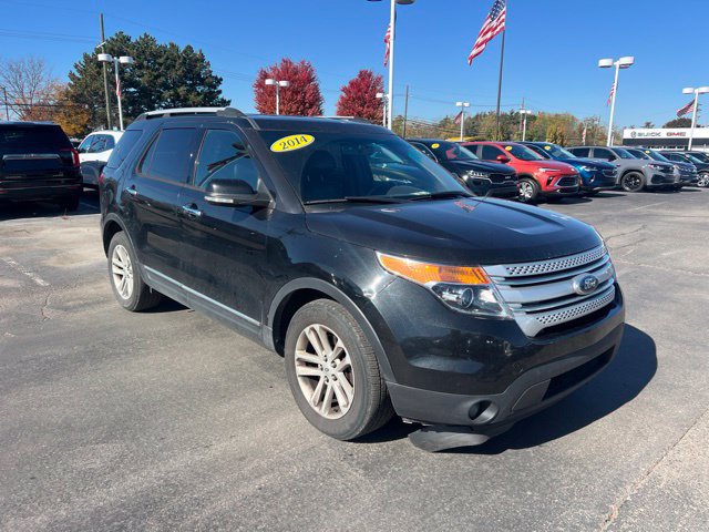 Used 2014 Ford Explorer XLT w/ Equipment Group 202A FWD image 3