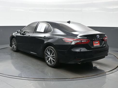 Used 2022 Toyota Camry XLE FWD image 4