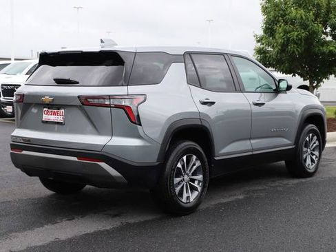 Used 2026 Chevrolet Equinox LT FWD image 5