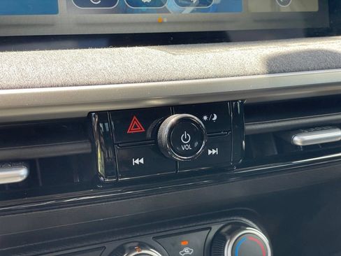 Certified 2025 Nissan Kicks SV AWD/4WD image 20