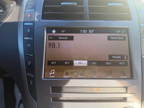 Used 2019 Lincoln MKZ Reserve FWD image 8