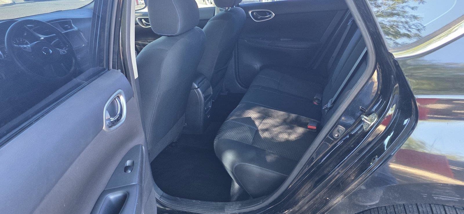 Used 2019 Nissan Sentra SR FWD image 11