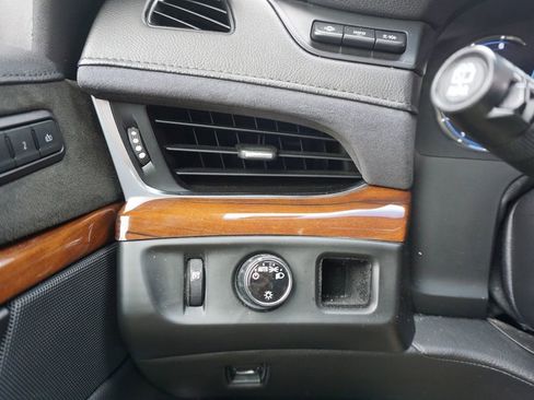 Used 2019 Cadillac Escalade Premium Luxury w/ LPO, Radiant Package image 5