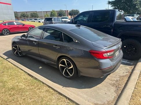 Used 2018 Honda Accord Sport image 4