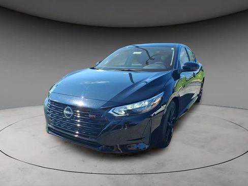 Certified 2025 Nissan Sentra SR w/ Midnight Edition FWD image 2