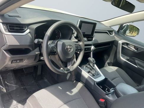 Used 2025 Toyota RAV4 XLE FWD image 9