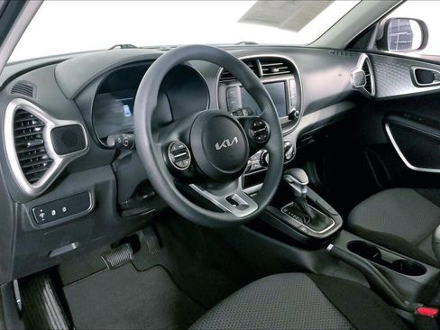 Used 2025 Kia Soul LX image 14