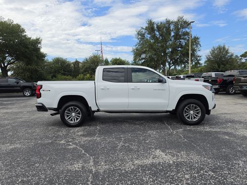 Used 2023 Chevrolet Colorado LT w/ LT Convenience Package II AWD/4WD image 3