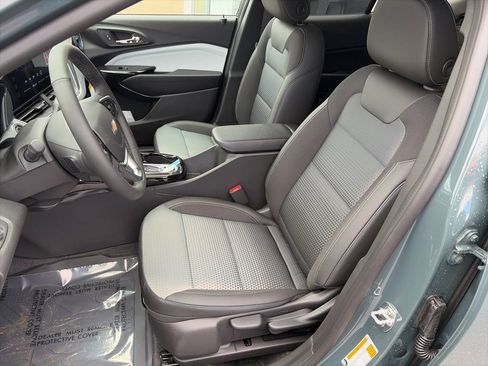 New 2026 Chevrolet Trax LT w/ Driver Confidence Package image 11
