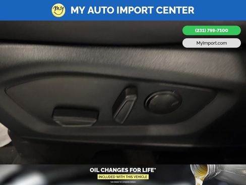 Used 2022 Ford Explorer XLT w/ Equipment Group 202A image 12