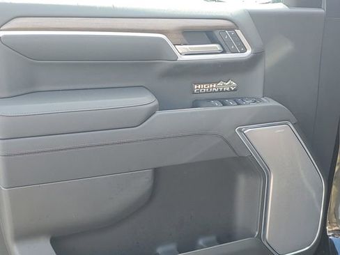 New 2026 Chevrolet Silverado 1500 High Country w/ High Country Premium Package AWD/4WD image 22