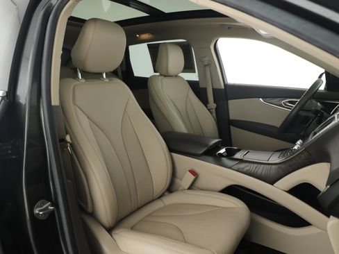 Used 2020 Lincoln Nautilus Reserve image 5