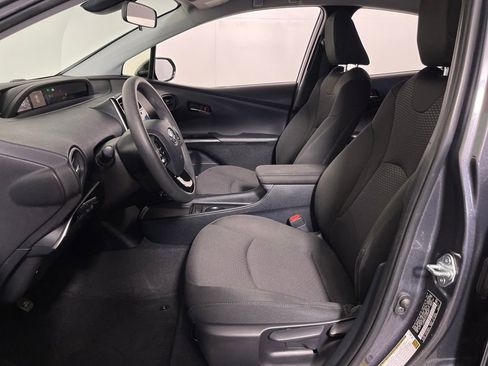 Used 2019 Toyota Prius LE w/ Carpet Mat Package image 12