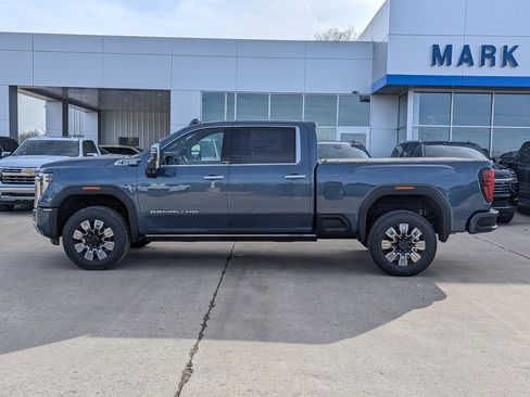 New 2026 GMC Sierra 3500 Denali w/ Denali Reserve Package image 9