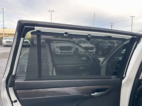Used 2023 Toyota Highlander Limited image 56