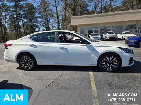 Used 2025 Nissan Altima 2.5 SV image 12
