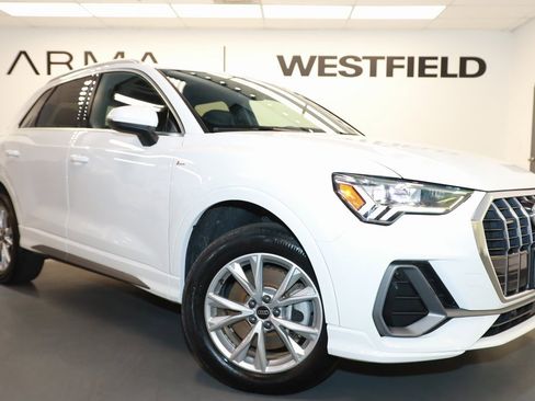 Used 2023 Audi Q3 2.0T Premium image 1