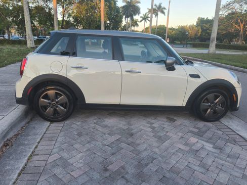 Used 2023 MINI Cooper 4-Door Hardtop FWD image 8