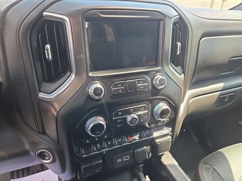 Used 2021 GMC Sierra 1500 AT4 w/ AT4 Preferred Package AWD/4WD image 11