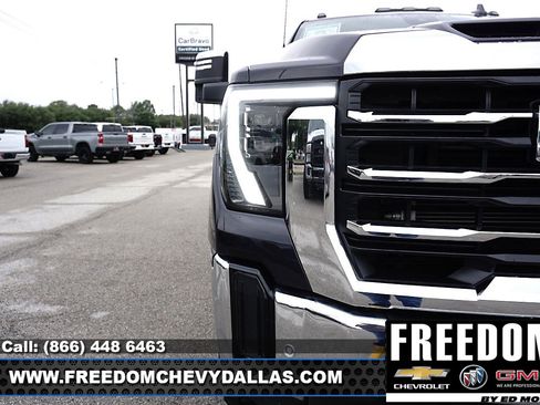 Used 2024 GMC Sierra 2500 SLT w/ Texas SLT Premium Package image 41