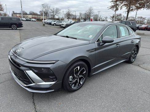Used 2025 Hyundai Sonata SEL image 3