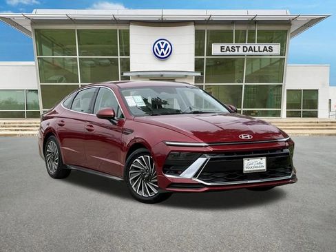 Used 2025 Hyundai Sonata SEL FWD image 1