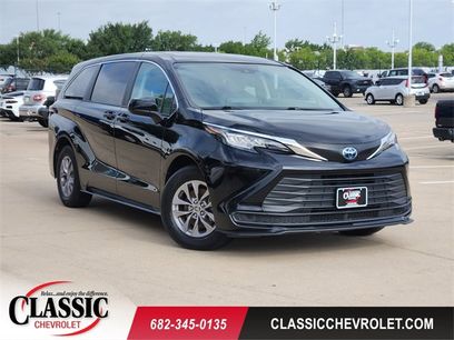 Used 2023 Toyota Sienna LE