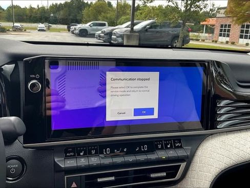 Used 2025 Toyota Camry XLE w/ Premium Plus Package FWD image 21