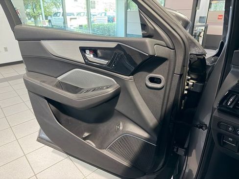 Used 2025 Acura MDX FWD image 27