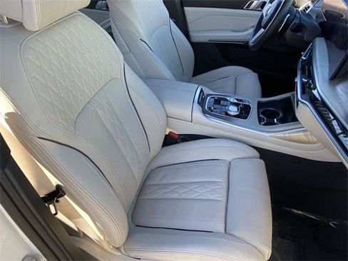 Certified 2025 BMW X7 M60i image 12