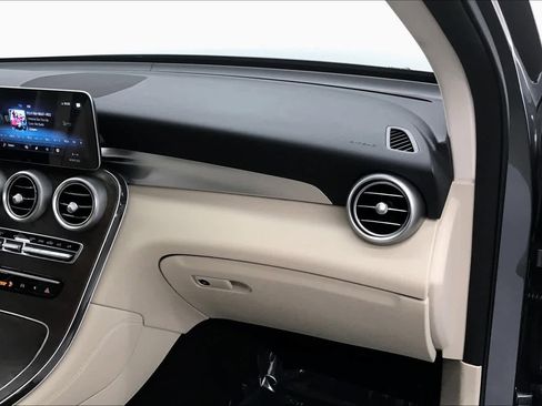 Used 2020 Mercedes-Benz GLC 300 image 28