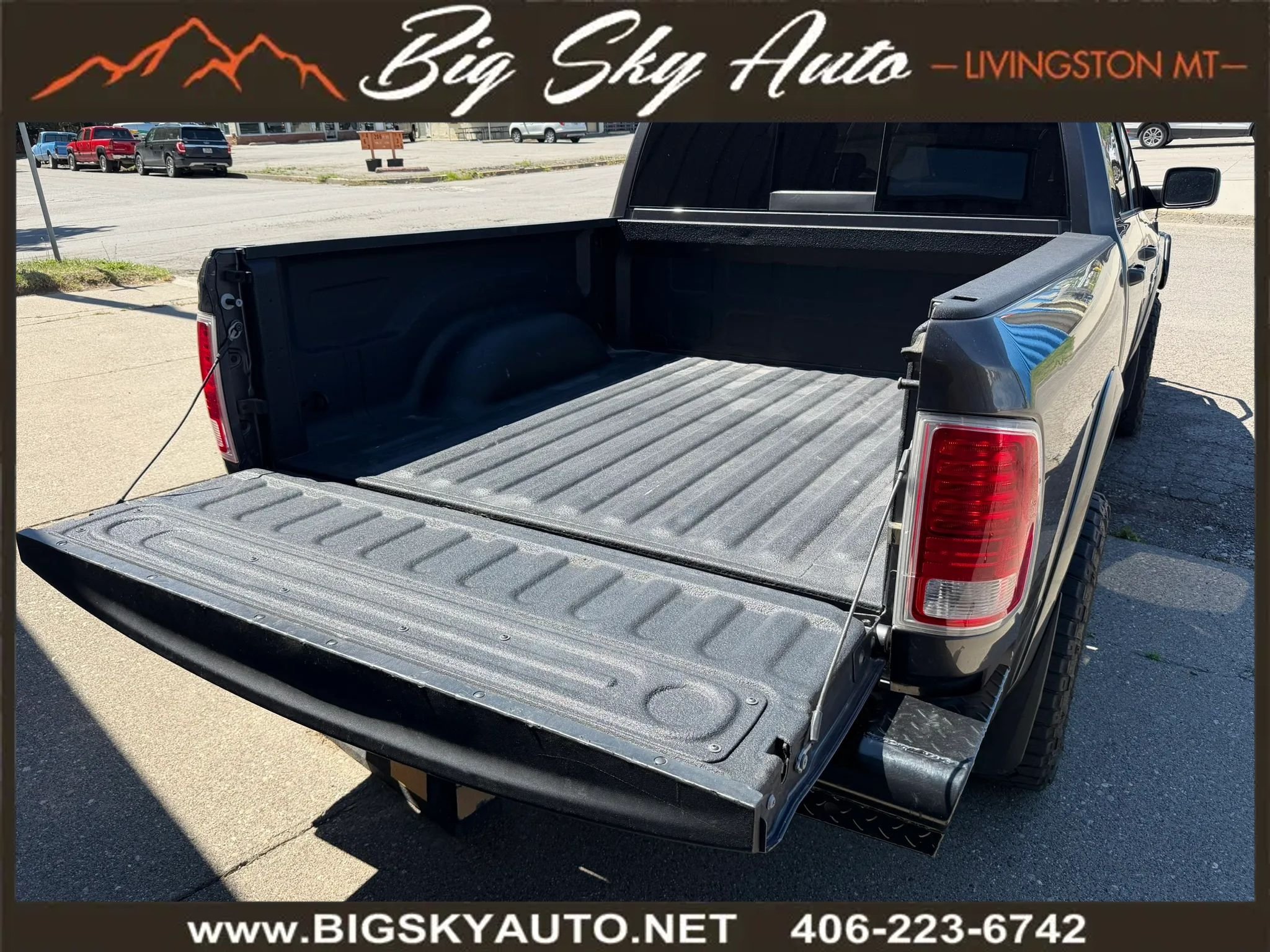 Used 2019 RAM 1500 Laramie w/ Convenience Group AWD/4WD image 9