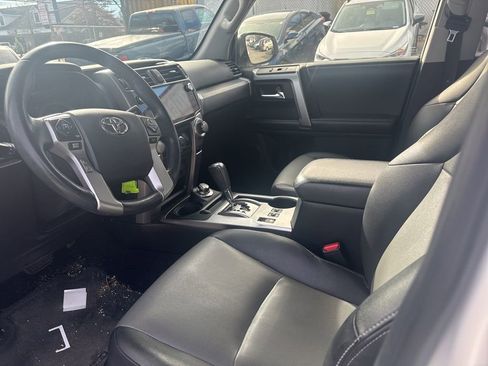 Used 2015 Toyota 4Runner SR5 image 7