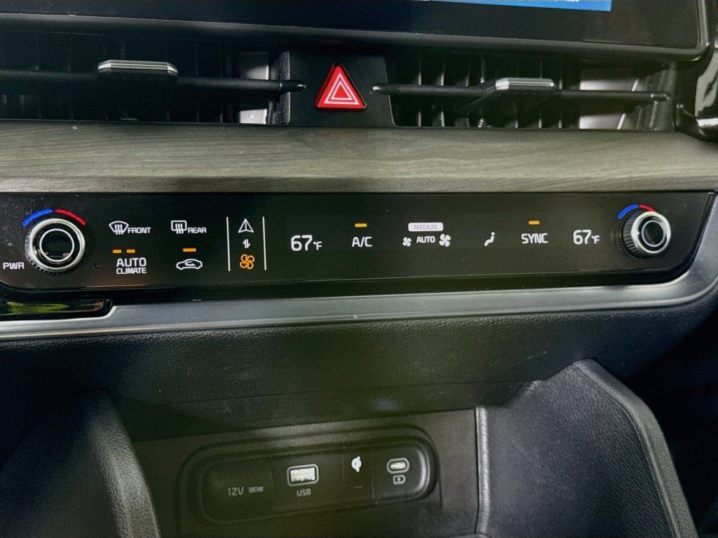 Used 2025 Kia Sportage X-Line w/ Premium Package AWD/4WD image 10