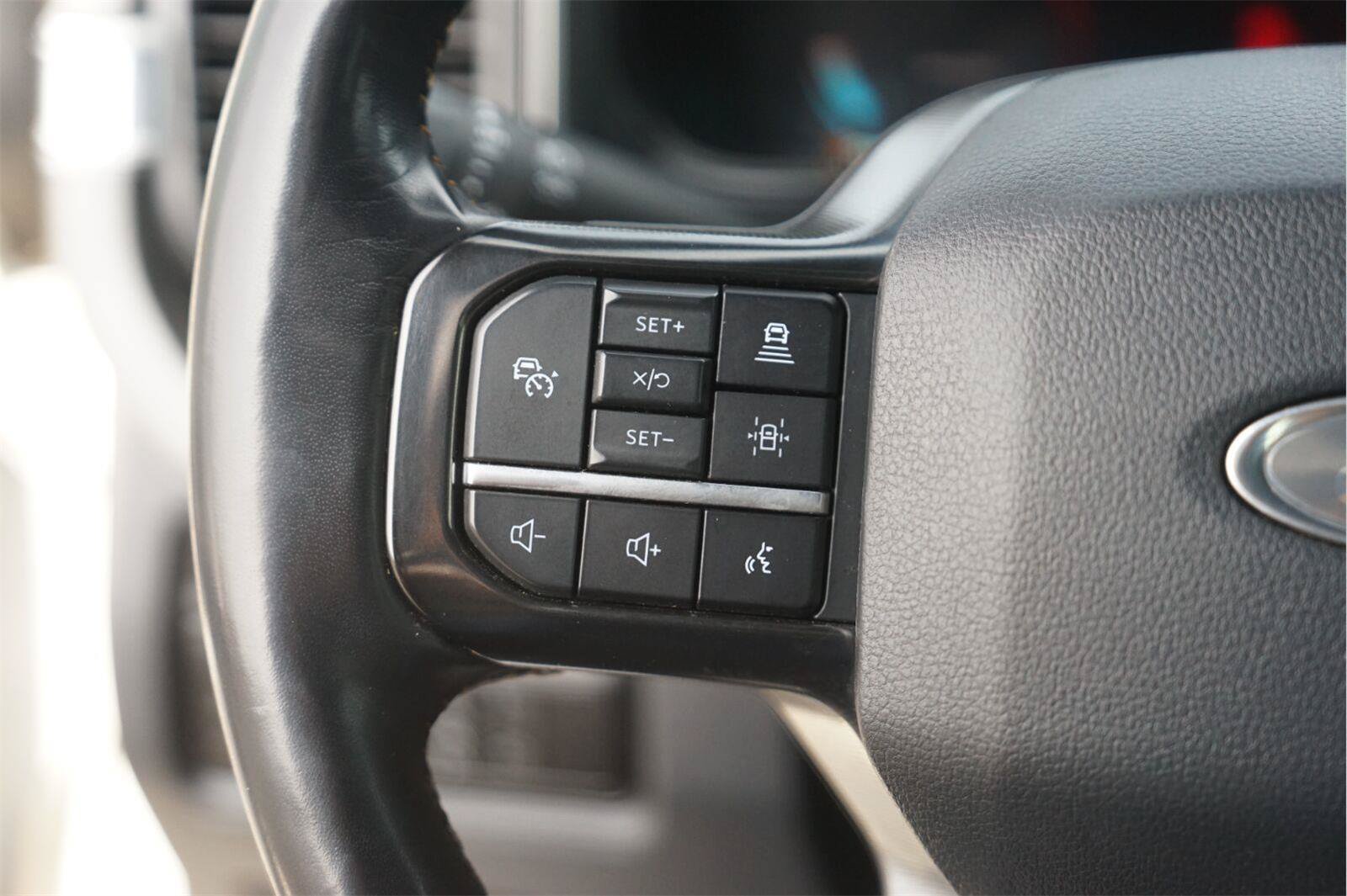 Used 2024 Ford F350 Platinum AWD/4WD image 22