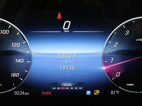 Used 2024 Mercedes-Benz GLE 450 4MATIC w/ Winter Package image 17