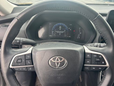 Used 2025 Toyota Grand Highlander FWD image 9