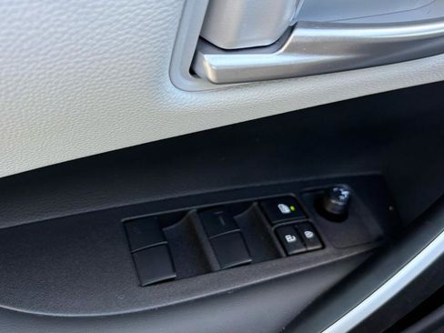 Used 2025 Toyota Corolla SE FWD image 14