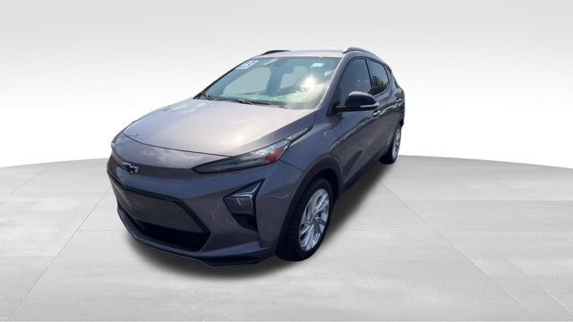 Certified 2023 Chevrolet Bolt EUV LT w/ Driver Confidence Package FWD image 2