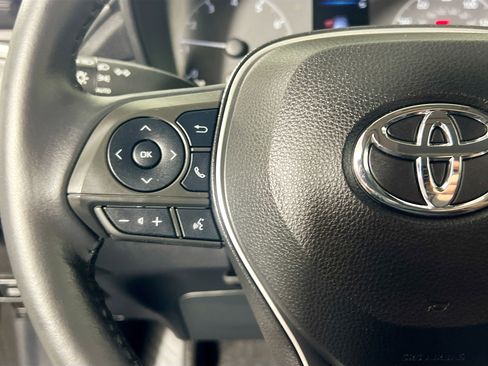 Used 2023 Toyota Corolla Cross LE w/ Moonroof Package FWD image 18