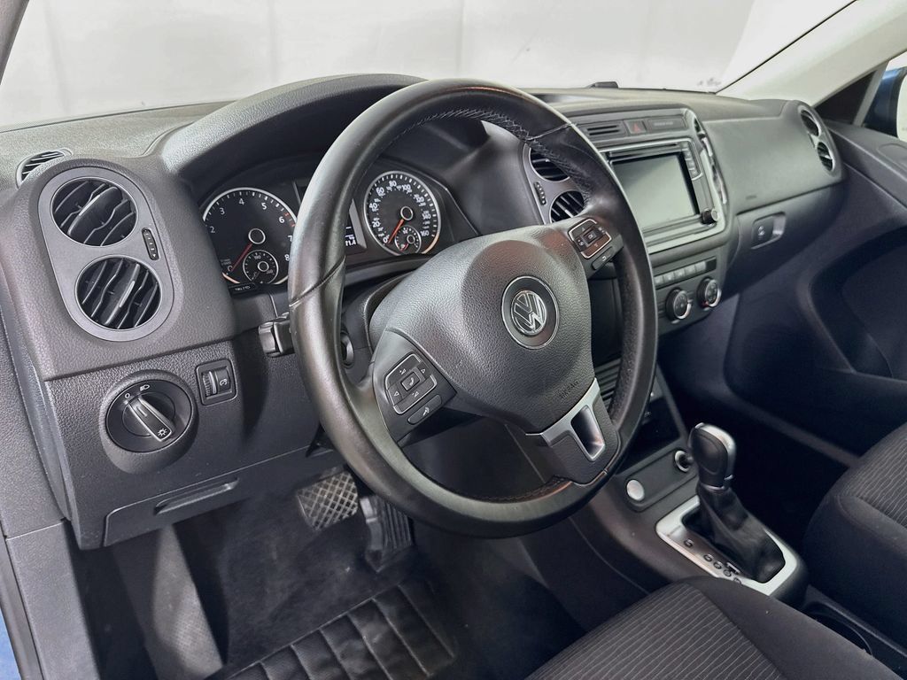 Used 2018 Volkswagen Tiguan Limited w/ Premium Package AWD/4WD image 9