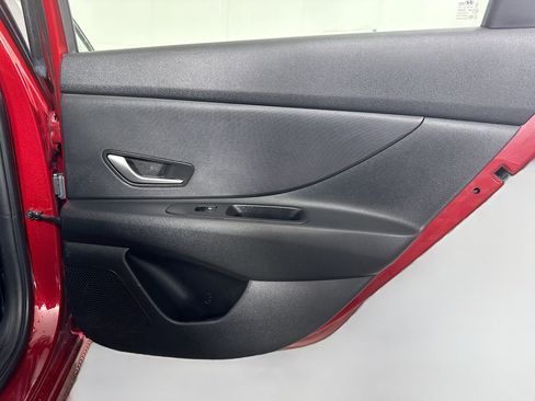 Used 2024 Hyundai Elantra SE FWD image 27