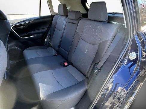 Used 2020 Toyota RAV4 XLE image 20