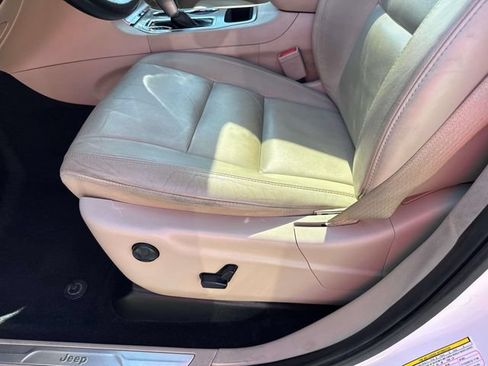 Used 2020 Jeep Grand Cherokee Limited RWD image 16