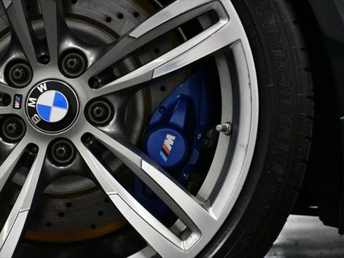 Used 2018 BMW M3 RWD image 22