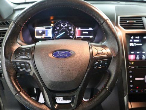 Used 2017 Ford Explorer Sport image 19