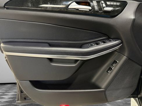 Used 2018 Mercedes-Benz GLS 550 4MATIC image 23