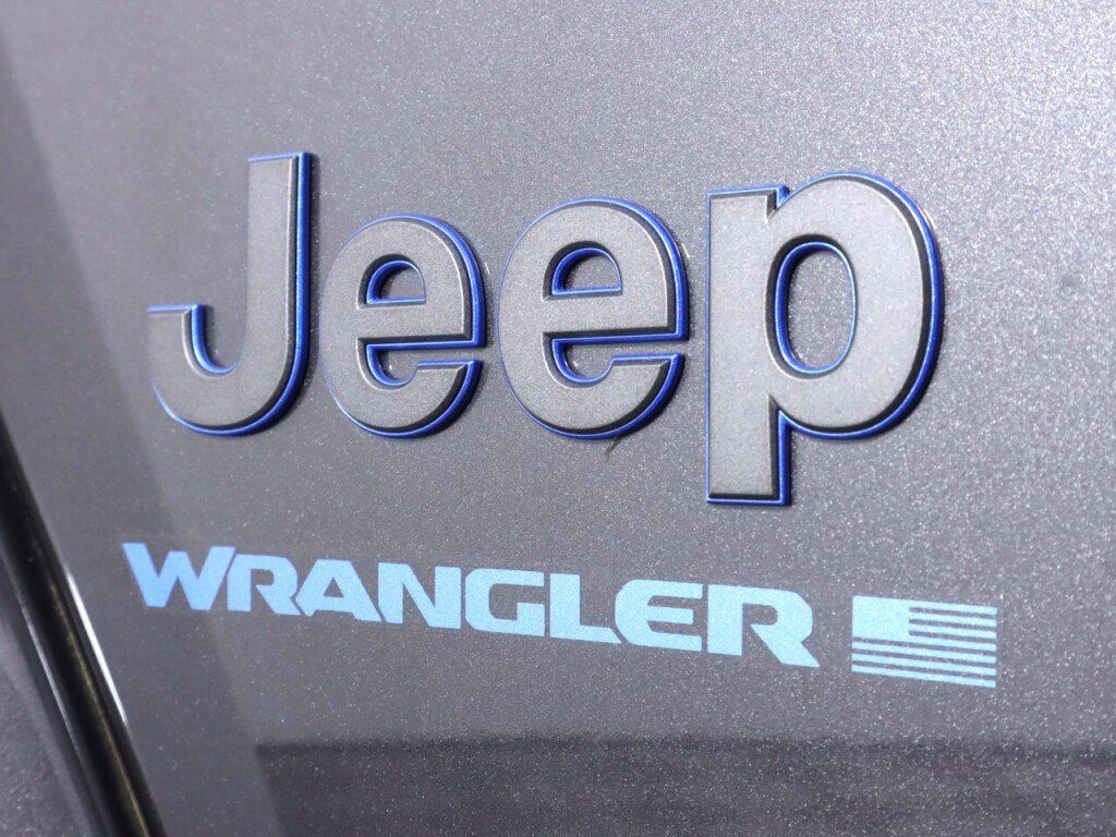 Used 2024 Jeep Wrangler Unlimited w/ Convenience Group AWD/4WD image 39