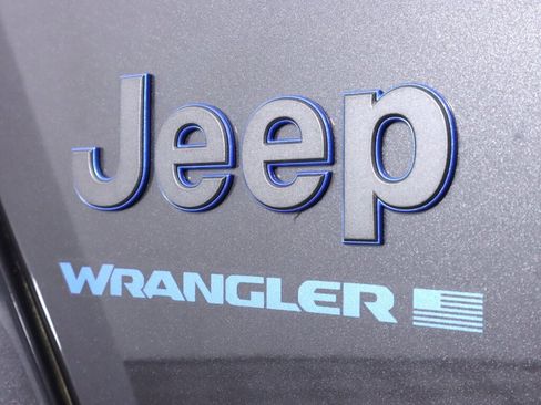 Used 2024 Jeep Wrangler Unlimited w/ Convenience Group AWD/4WD image 39
