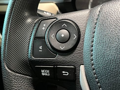 Used 2016 Toyota Corolla LE FWD image 28